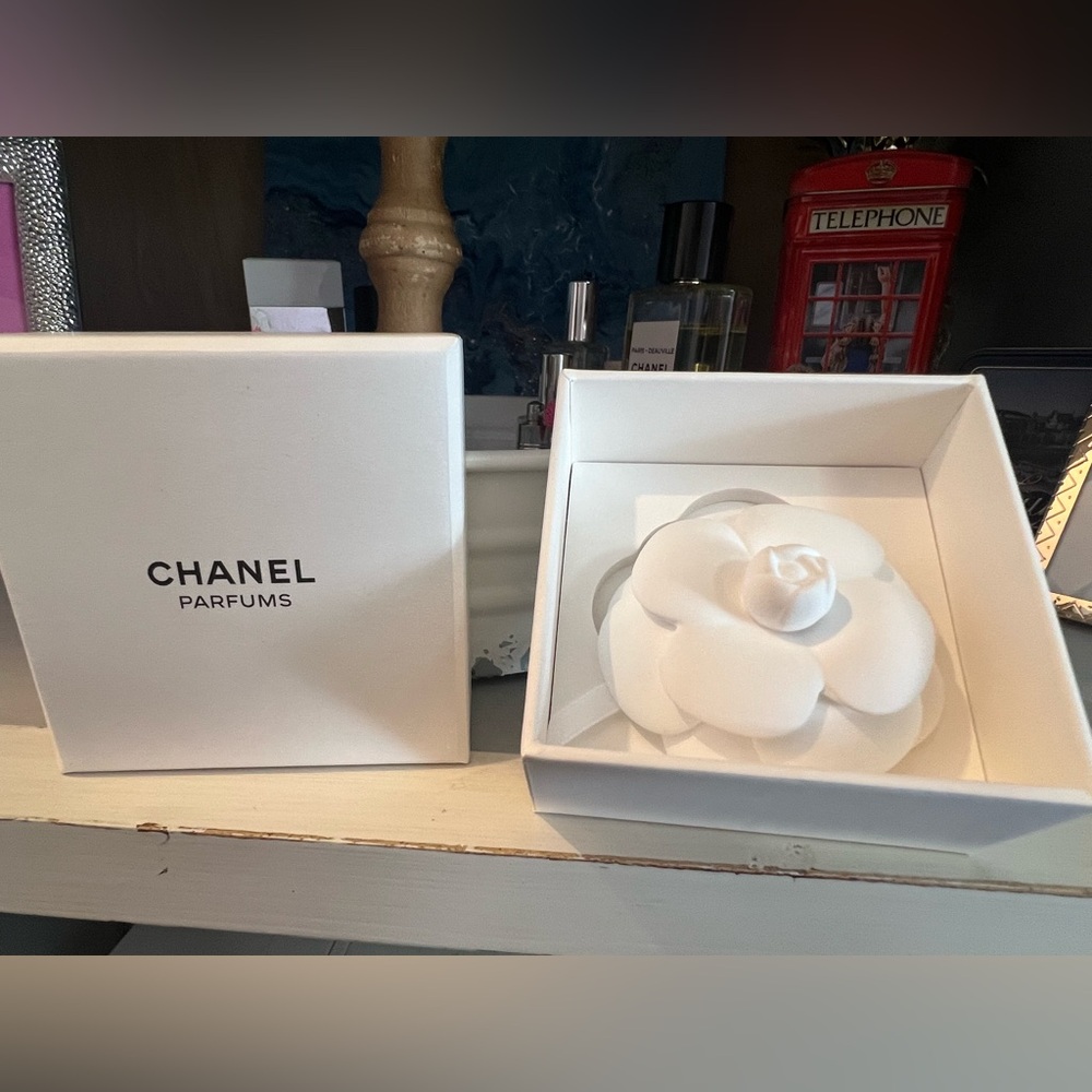 CHANEL ceramic diffuser